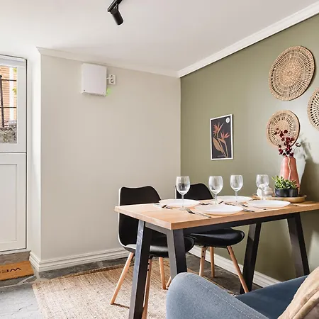 Apartment Cozy, Self-Check In, Free Wifi *