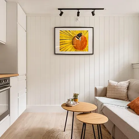 Cozy, Self-Check In, Free Wifi *